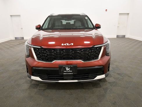 Certified 2024 Kia Sorento S w/ Panoramic Sunroof Package AWD/4WD image 11