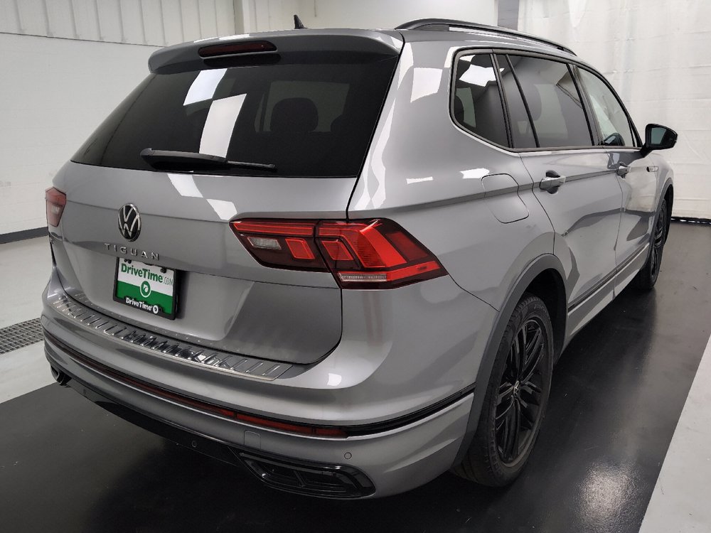 Used 2022 Volkswagen Tiguan SE R-Line FWD image 9