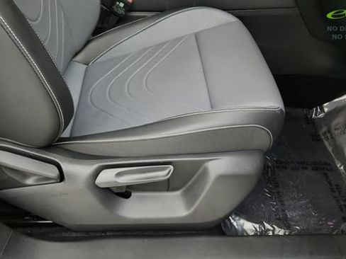 Used 2025 Volkswagen Tiguan SE R-Line AWD/4WD image 37