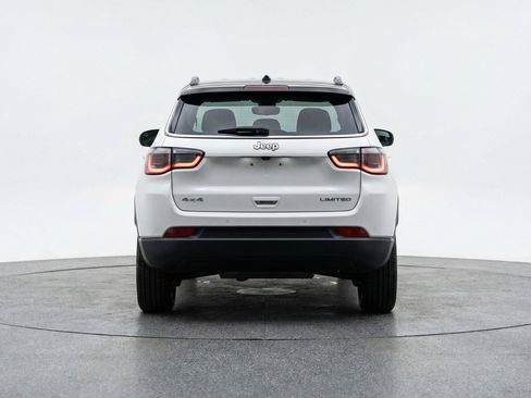 Used 2025 Jeep Compass Limited AWD/4WD image 7