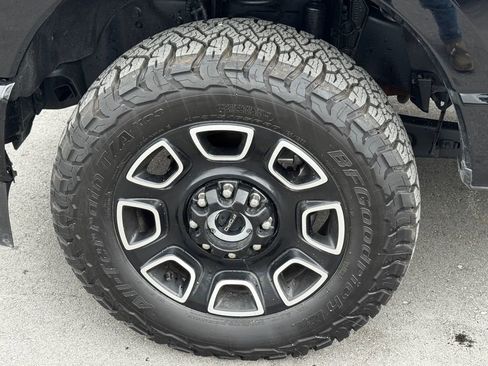Used 2025 Ford F350 Platinum w/ FX4 Off-Road Package AWD/4WD image 48