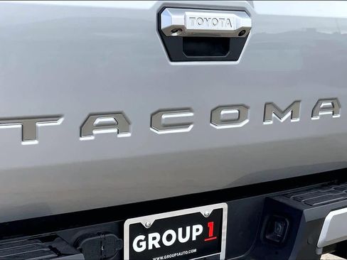 Used 2025 Toyota Tacoma Limited image 29