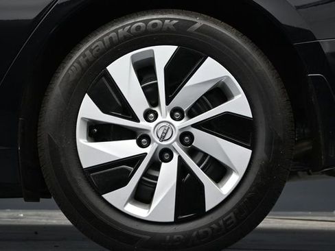 Used 2025 Nissan Altima 2.5 S FWD image 9