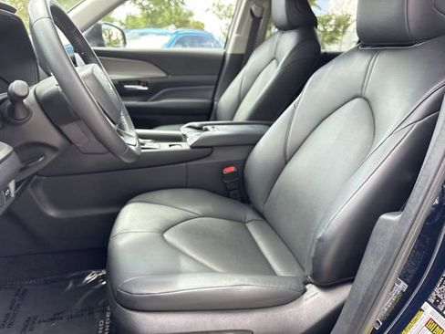 Used 2024 Toyota Grand Highlander FWD image 11