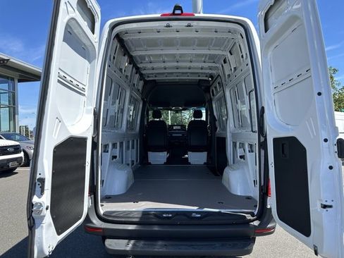 New 2025 Mercedes-Benz Sprinter 2500 image 10
