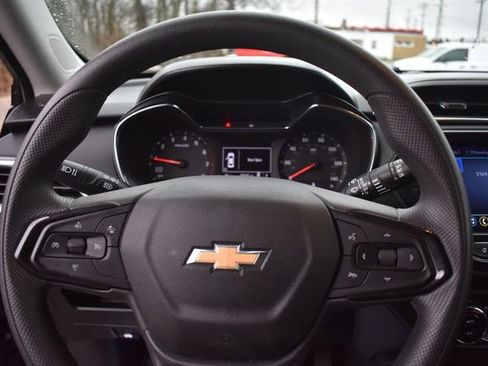 Certified 2023 Chevrolet TrailBlazer LT w/ Convenience Package FWD image 32