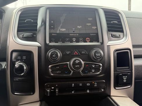 Used 2016 RAM 2500 Lone Star w/ Black Appearance Group image 17