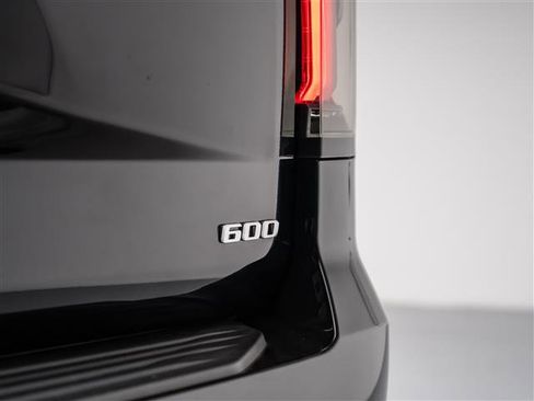 Used 2022 Cadillac Escalade Premium Luxury image 33