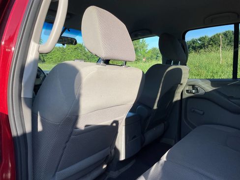 Used 2012 Nissan Frontier S image 19
