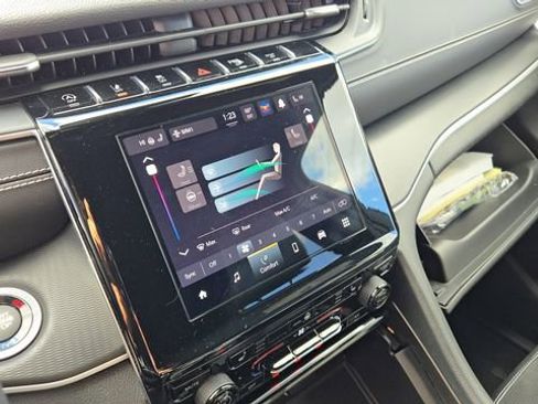 Certified 2023 Jeep Grand Cherokee Altitude image 14