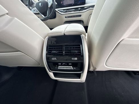 Used 2023 BMW X7 xDrive40i w/ Premium Package AWD/4WD image 18