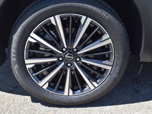 New 2026 Nissan Pathfinder Platinum image 11