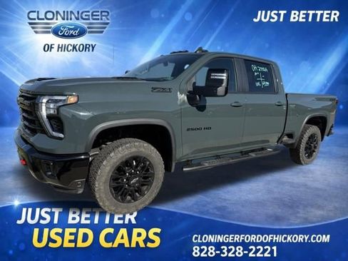 Used 2025 Chevrolet Silverado 2500 LT w/ Trail Boss Package image 1