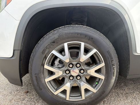 Used 2022 GMC Acadia SLE w/ Driver Convenience Package image 10