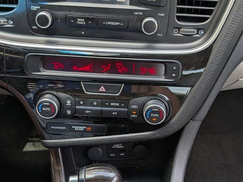 Used 2015 Kia Optima EX w/ EX Premium Package image 24