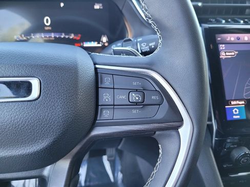 Used 2023 Jeep Grand Cherokee Limited RWD image 23