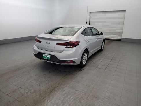 Used 2019 Hyundai Elantra SE w/ Cargo Package FWD image 9