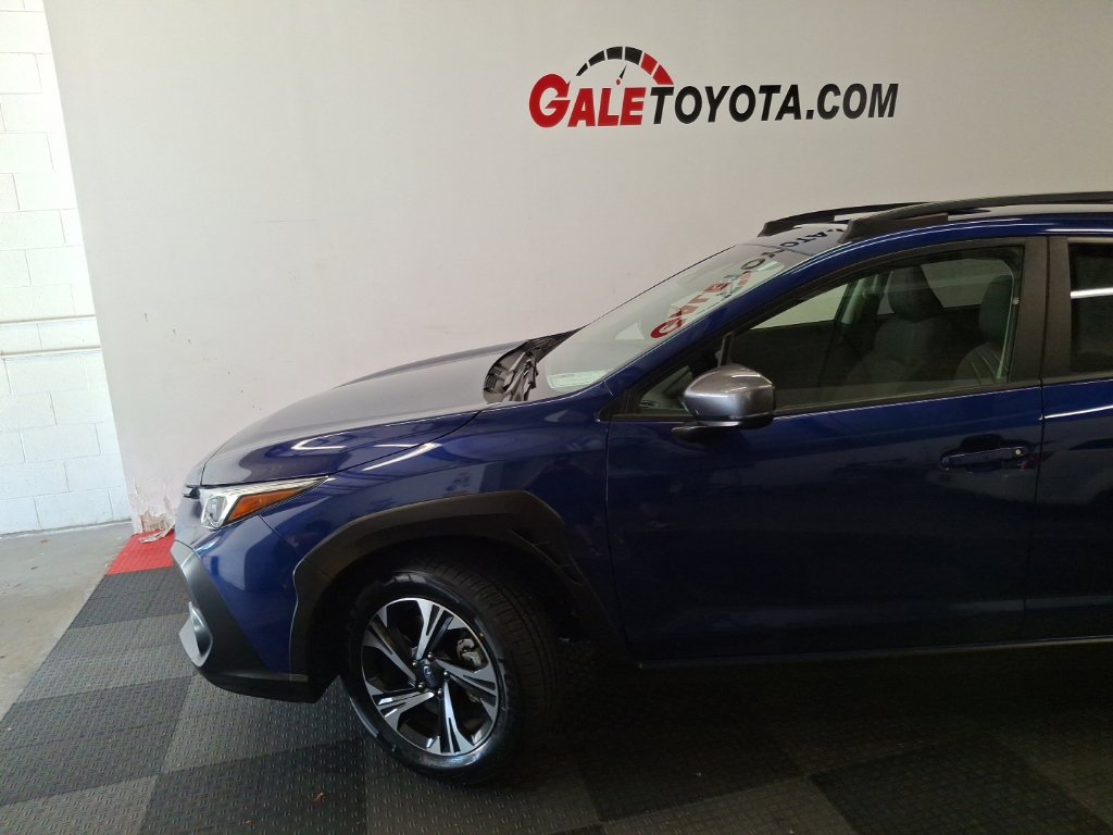 Used 2024 Subaru Crosstrek 2.0i Premium AWD/4WD image 5