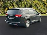 Used 2017 Chrysler Pacifica Touring-L Plus image 5