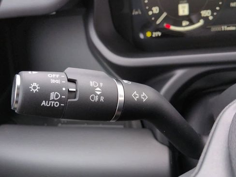 New 2026 Land Rover Defender 110 X-Dynamic SE image 27