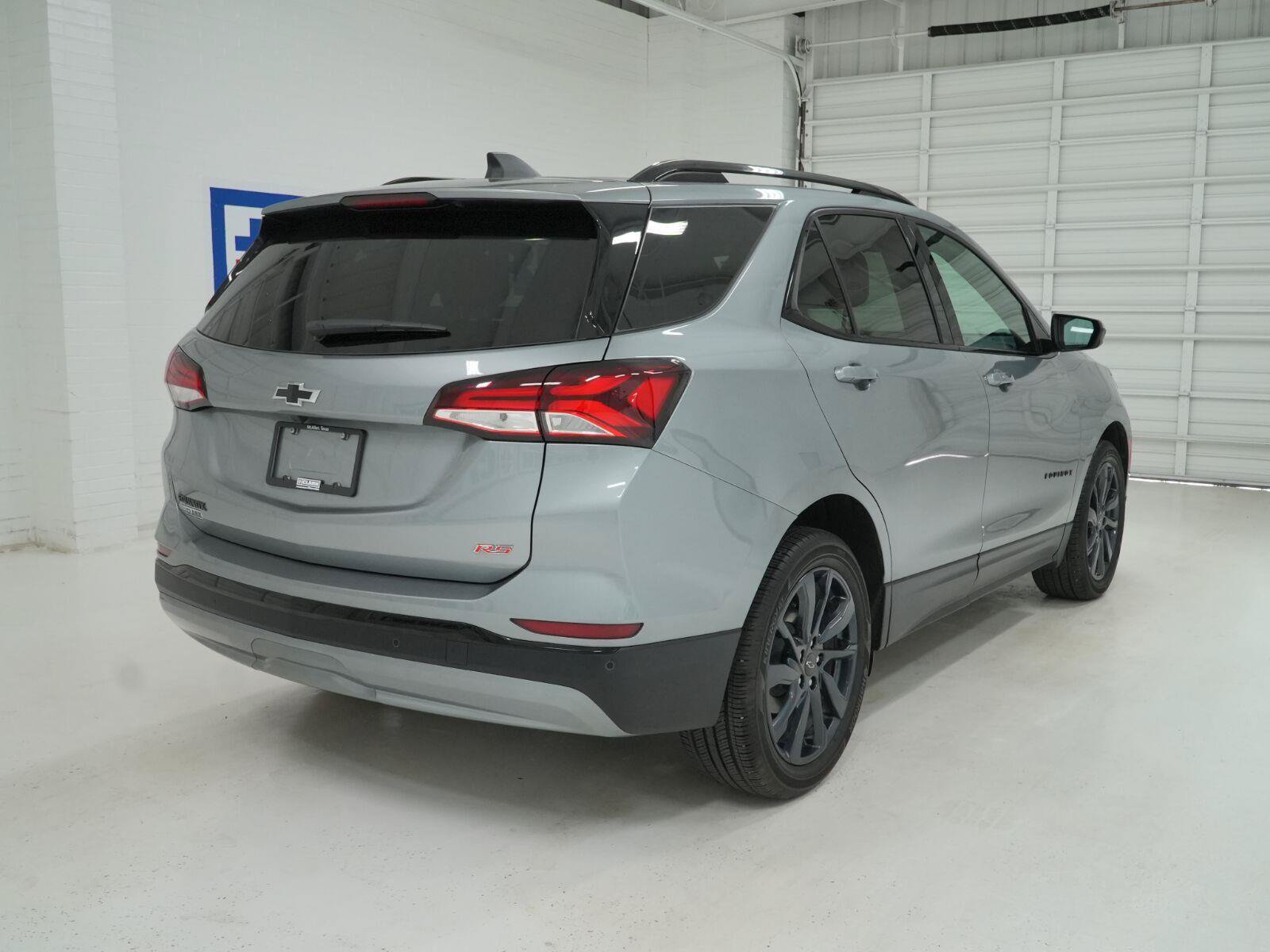 Used 2024 Chevrolet Equinox RS w/ LPO, Floor Liner Package FWD image 23