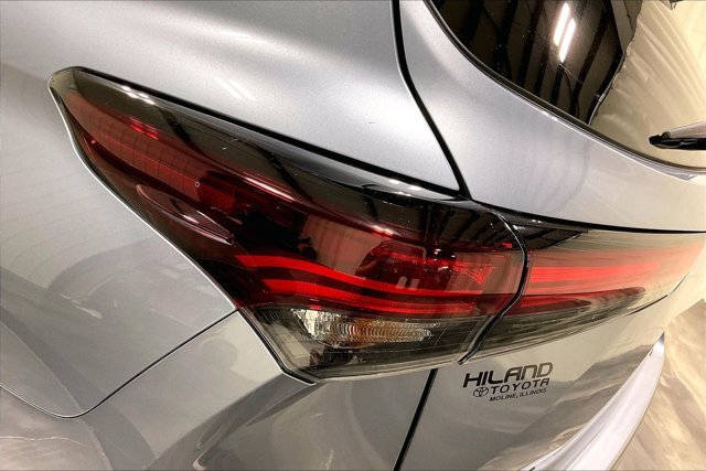 Certified 2024 Toyota Highlander XLE AWD/4WD image 31