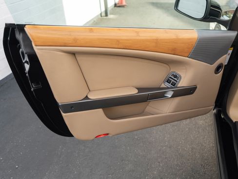 Used 2009 Aston Martin DB9 Volante image 13