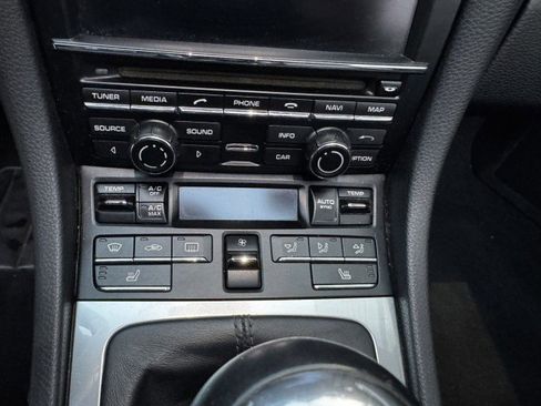 Used 2014 Porsche Boxster S image 22