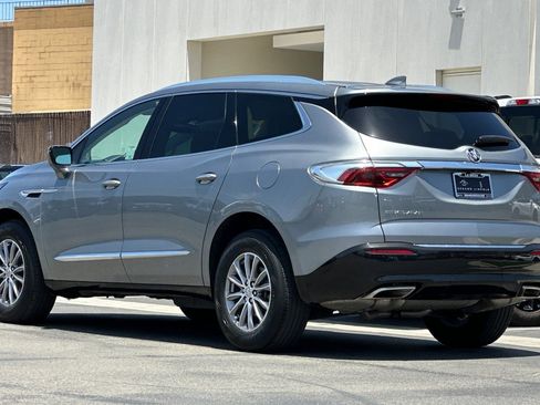 Used 2023 Buick Enclave Essence FWD image 5