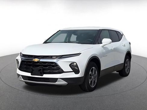 Used 2025 Chevrolet Blazer LT FWD image 7