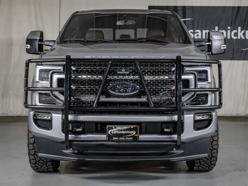 Used 2022 Ford F250 Platinum w/ FX4 Off-Road Package AWD/4WD image 3
