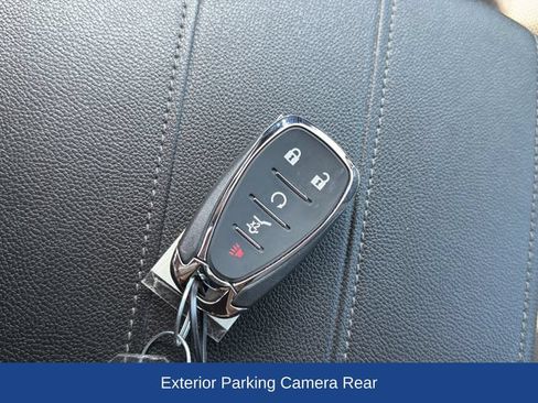 Used 2023 Chevrolet Traverse LT FWD image 25