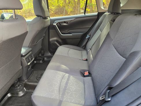 Used 2022 Toyota RAV4 XLE image 29