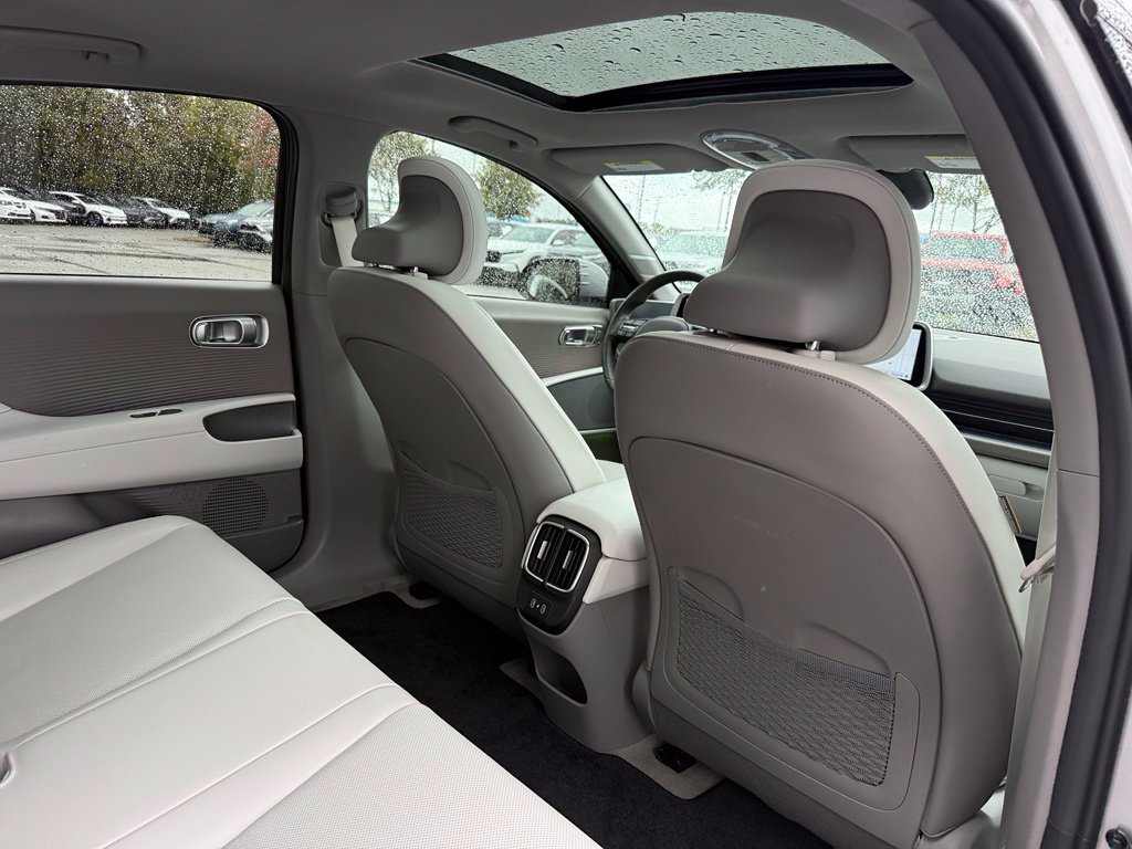 Used 2025 Hyundai Kona SEL FWD image 40
