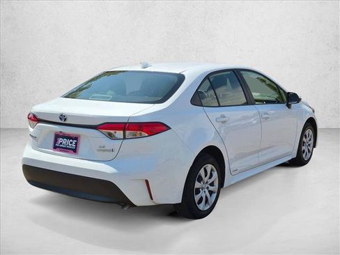 Used 2024 Toyota Corolla LE AWD/4WD image 5