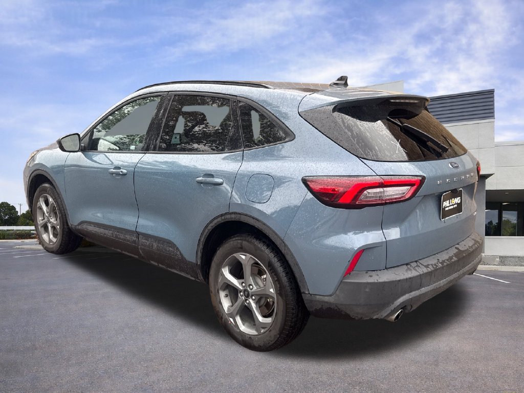 Certified 2025 Ford Escape ST-Line Select AWD/4WD image 6