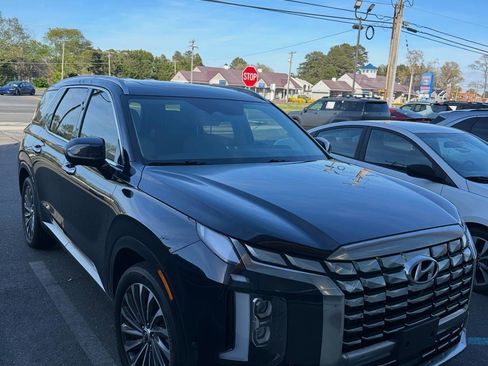 Used 2025 Hyundai Palisade Calligraphy image 2