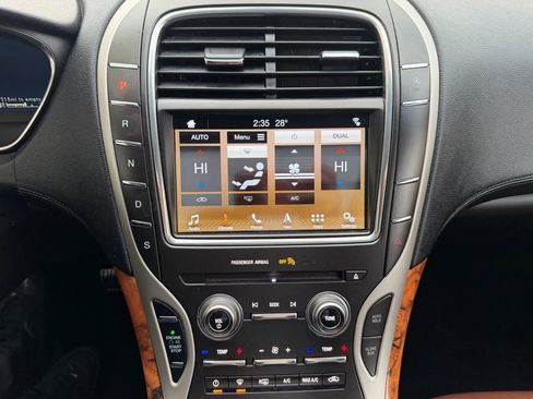 Used 2019 Lincoln Nautilus Reserve image 20