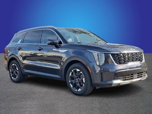Used 2025 Kia Sorento S w/ Panoramic Sunroof Package image 3