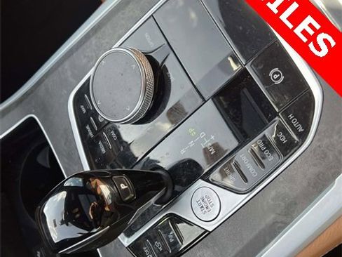 Used 2022 BMW X5 xDrive40i w/ Parking Assistance Package image 22