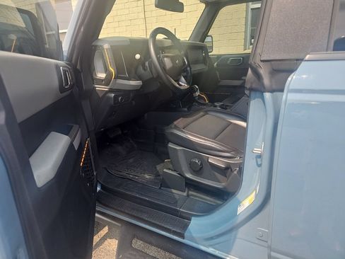 Used 2022 Ford Bronco Badlands w/ Sasquatch Package AWD/4WD image 7