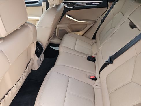 Certified 2026 Porsche Macan AWD/4WD image 29
