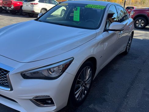 Used 2018 INFINITI Q50 Luxe w/ Essential Package (3.0T Luxe) image 4