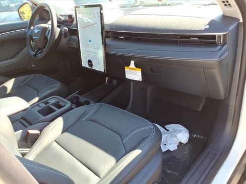 New 2025 Ford Mustang Mach-E Premium image 9