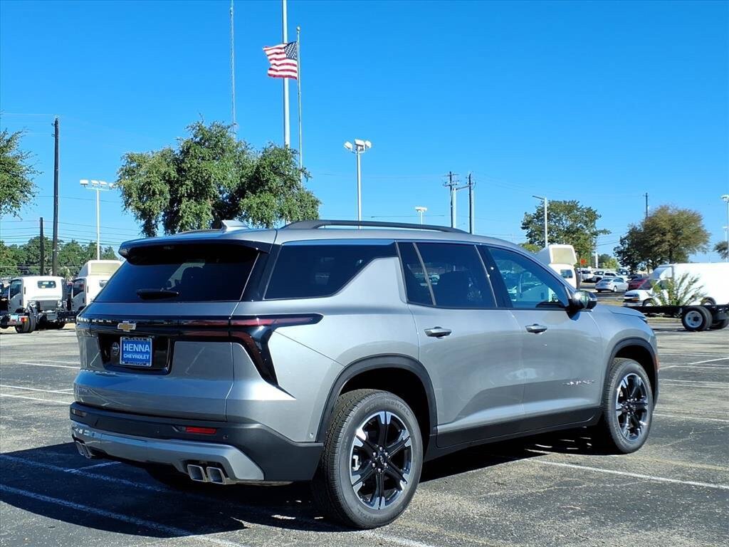 New 2027 Chevrolet Traverse LT w/ Enhanced Driving Package FWD image 3