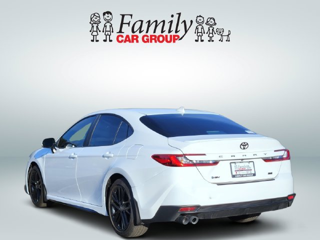 Used 2025 Toyota Camry SE w/ Convenience Package FWD image 3