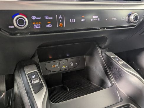 Used 2024 Kia Sorento S FWD image 21