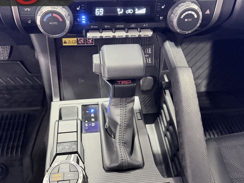 Used 2025 Toyota 4Runner TRD Off-Road Premium AWD/4WD image 24
