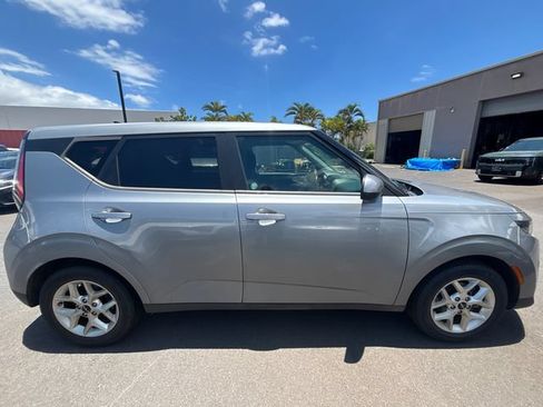 Used 2023 Kia Soul LX w/ Option Group 015 FWD image 4