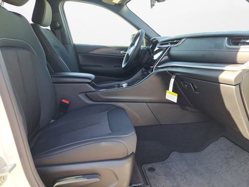 New 2025 Jeep Grand Cherokee Laredo X image 24